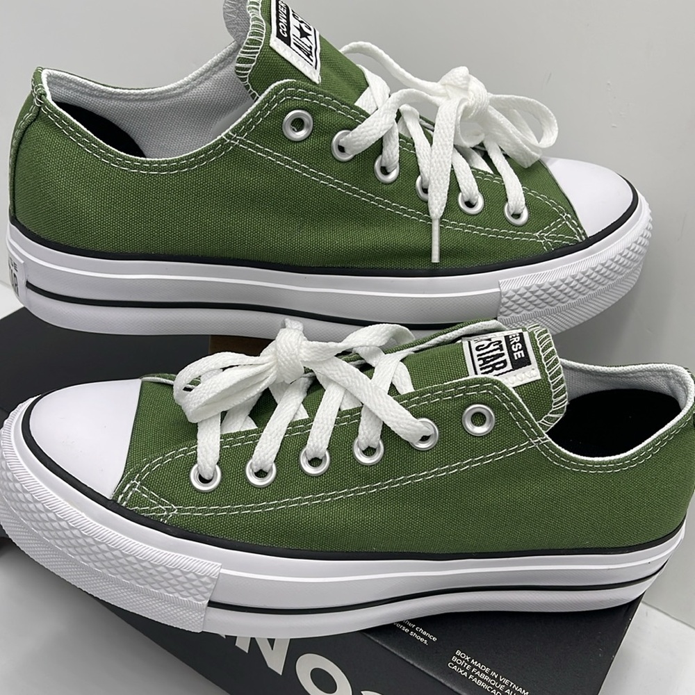 Converse Chuck Taylor Low Top Platform Sneaker - Green - Picture 10 of 16